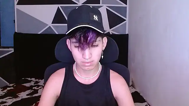 littlextreme online show from December 2024 04:02:02 AM