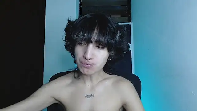 littlextreme online show from May 2026 01:02:02 AM