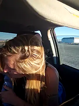 Snapshot of SheIsSomething chatting on January 2026 11:53:01 PM SheIsSomething online show from January 2026 11:53:01 PM