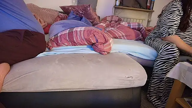 HotBiPaar online show from March 2025 09:48:01 PM