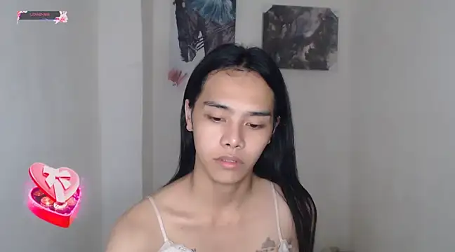 Snapshot of shecutie69 chatting on December 2024 12:18:02 PM shecutie69 online show from December 2024 12:18:02 PM