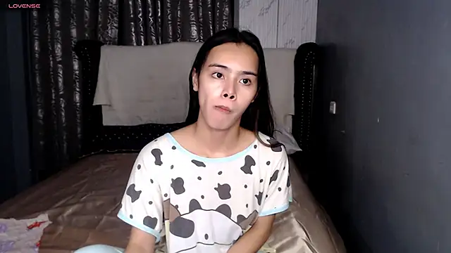 Snapshot of shecutie69 chatting on November 2025 03:27:02 PM shecutie69 online show from November 2025 03:27:02 PM