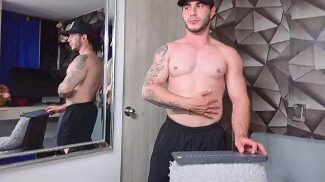 Latino stud4u online show from April 2026 02:55:01 AM