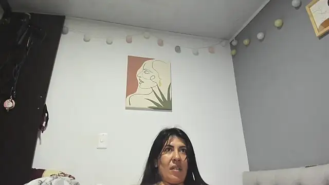 Snapshot of aisha_latina chatting on December 2024 02:47:01 AM aisha latina online show from December 2024 02:47:01 AM