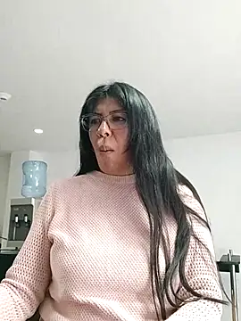 Snapshot of aisha_latina chatting on October 2025 03:36:02 PM aisha latina online show from October 2025 03:36:02 PM