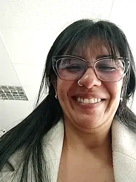 Snapshot of aisha_latina chatting on November 2025 04:42:01 PM aisha latina online show from November 2025 04:42:01 PM