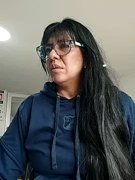 Snapshot of aisha_latina chatting on December 2025 02:26:01 PM aisha latina online show from December 2025 02:26:01 PM