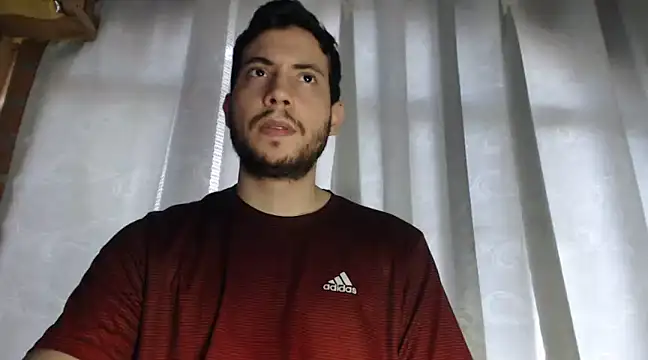 Snapshot of Armando_2002 chatting on December 2024 05:04:01 PM Armando 2002 online show from December 2024 05:04:01 PM