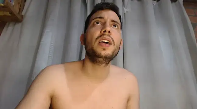 Snapshot of Armando_2002 chatting on January 2025 10:45:01 PM Armando 2002 online show from January 2025 10:45:01 PM