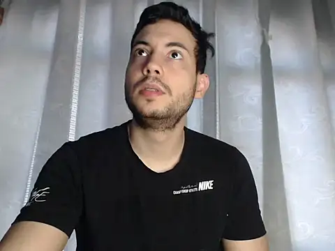 Snapshot of Armando_2002 chatting on January 2025 02:02:02 PM Armando 2002 online show from January 2025 02:02:02 PM