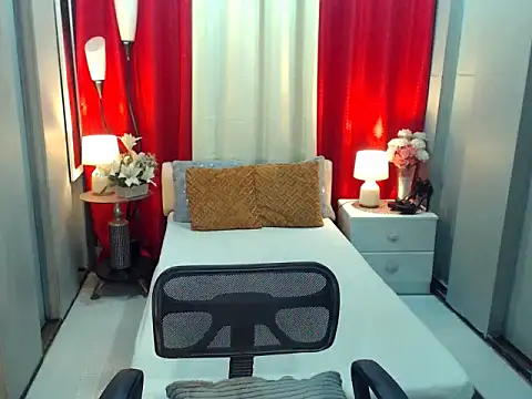 Snapshot of BedtimeMistress chatting on October 2025 08:12:01 AM BedtimeMistress online show from October 2025 08:12:01 AM