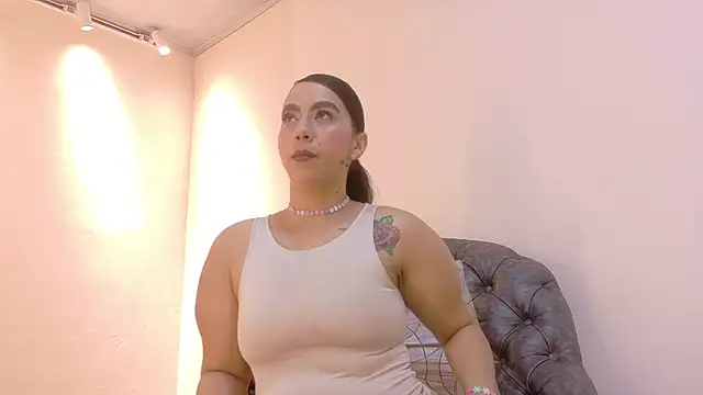 Snapshot of niky_smit chatting on November 2025 10:37:01 AM niky smit online show from November 2025 10:37:01 AM