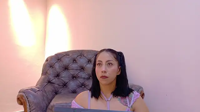 Snapshot of niky_smit chatting on February 2026 11:25:02 AM niky smit online show from February 2026 11:25:02 AM