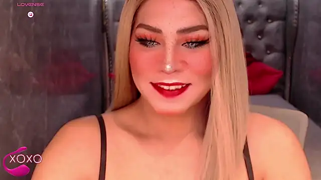 Snapshot of QUEEN_GIAMOORE69 chatting on September 2025 09:52:02 PM QUEEN GIAMOORE69 online show from September 2025 09:52:02 PM