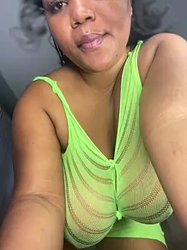 Snapshot of Hyra_Ari chatting on May 2026 07:49:01 AM Hyra Ari online show from May 2026 07:49:01 AM