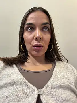 Snapshot of Bad_Giorgia chatting on November 2025 09:21:02 AM Bad Giorgia online show from November 2025 09:21:02 AM