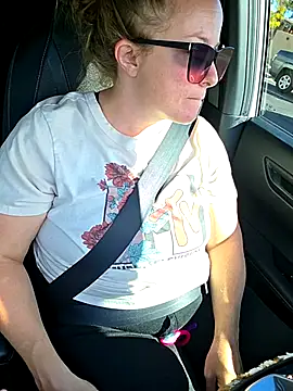 julimonroe online show from September 2025 04:12:01 PM