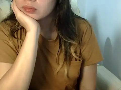    zurIII09  online show from October 2025 04:16:01 PM