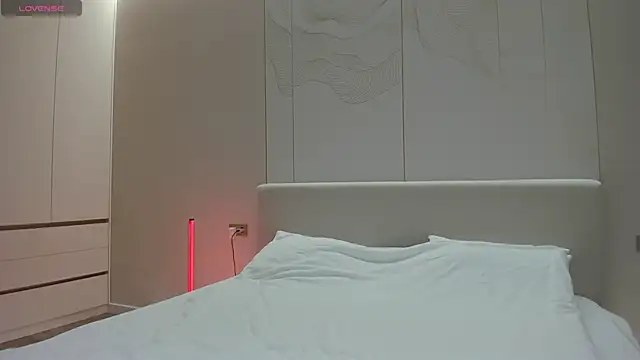 Snapshot of JenniferQueen11 chatting on November 2025 11:00:01 AM JenniferQueen11 online show from November 2025 11:00:01 AM