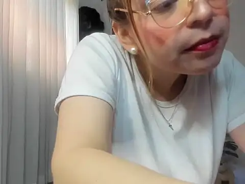lorenitabella online show from October 2025 07:38:01 PM