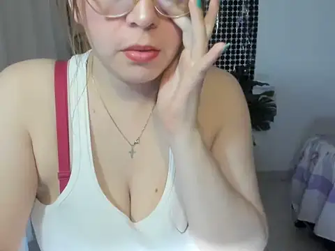 Snapshot of lorenitabella chatting on November 2025 08:58:02 AM lorenitabella online show from November 2025 08:58:02 AM