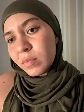 MatchedEyebrow online show from November 2025 09:31:01 PM