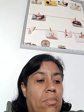 Snapshot of Molly_newman6 chatting on May 2026 11:48:01 AM Molly newman6 online show from May 2026 11:48:01 AM