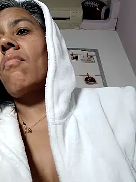Snapshot of Molly_newman6 chatting on May 2026 12:10:01 PM Molly newman6 online show from May 2026 12:10:01 PM