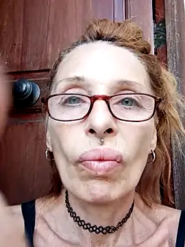 Snapshot of FrozenWaffle chatting on February 2025 10:15:02 PM FrozenWaffle online show from February 2025 10:15:02 PM