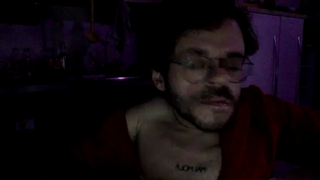 Snapshot of Dirtywheels chatting on December 2024 01:11:02 AM Dirtywheels online show from December 2024 01:11:02 AM