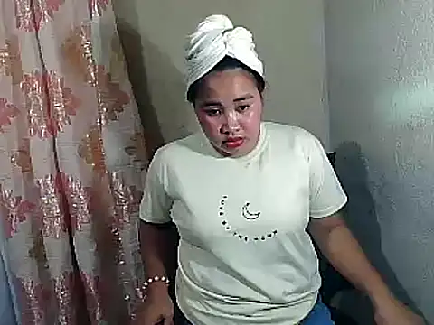 Snapshot of PinayGirl23 chatting on December 2024 01:03:01 AM PinayGirl23 online show from December 2024 01:03:01 AM