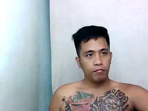 Snapshot of Thyler08 chatting on December 2024 08:34:01 AM Thyler08 online show from December 2024 08:34:01 AM