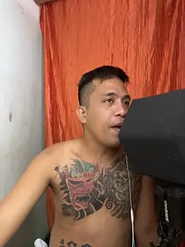 Snapshot of Thyler08 chatting on March 2025 07:33:02 AM Thyler08 online show from March 2025 07:33:02 AM