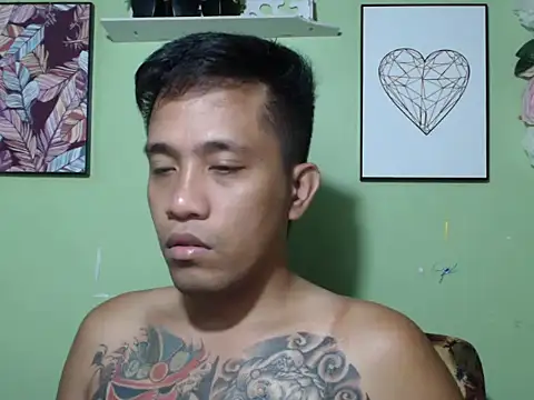 Snapshot of Thyler08 chatting on November 2025 06:45:02 AM Thyler08 online show from November 2025 06:45:02 AM