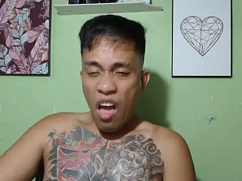 Snapshot of Thyler08 chatting on November 2025 01:06:02 PM Thyler08 online show from November 2025 01:06:02 PM