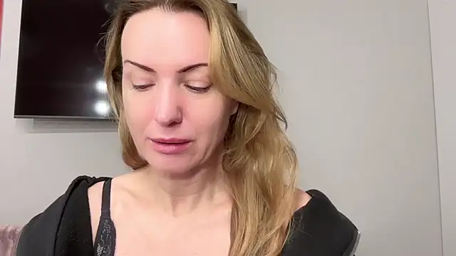 RachellAmazing online show from February 2025 06:12:02 AM