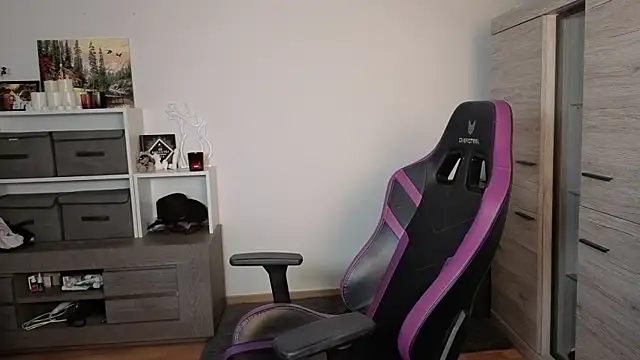 Snapshot of TinniAngel chatting on September 2025 05:35:01 PM TinniAngel online show from September 2025 05:35:01 PM