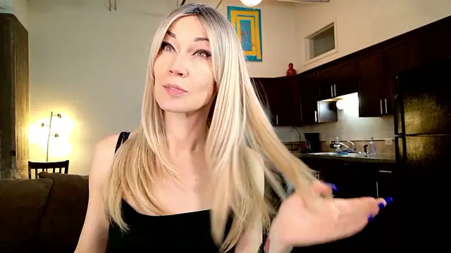 Snapshot of EveEnigma chatting on December 2024 01:17:01 PM EveEnigma online show from December 2024 01:17:01 PM