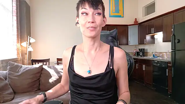 Snapshot of EveEnigma chatting on October 2025 07:20:02 PM EveEnigma online show from October 2025 07:20:02 PM