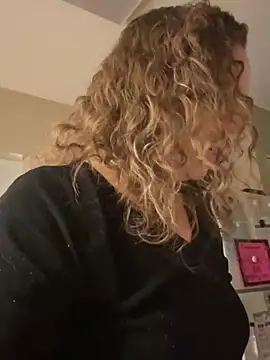 Snapshot of AuroraSummers chatting on February 2025 04:07:01 AM AuroraSummers online show from February 2025 04:07:01 AM