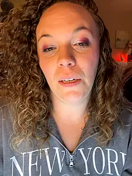 Snapshot of AuroraSummers chatting on October 2025 03:09:01 AM AuroraSummers online show from October 2025 03:09:01 AM