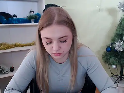 Snapshot of CrazyGloria chatting on January 2025 09:30:02 AM CrazyGloria online show from January 2025 09:30:02 AM