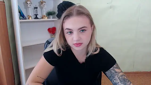 Snapshot of CrazyGloria chatting on September 2025 05:31:01 AM CrazyGloria online show from September 2025 05:31:01 AM