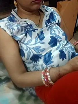 Snapshot of Diya_143 chatting on May 2026 06:05:02 PM Diya 143 online show from May 2026 06:05:02 PM