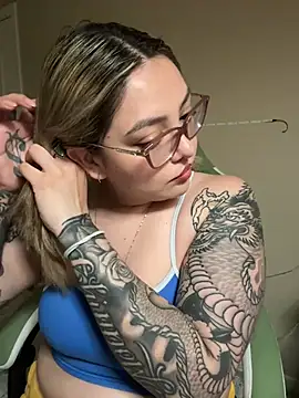 nativepumpkin95 online show from February 2025 09:00:01 PM