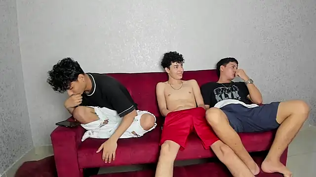 pelusos mens online show from January 2025 08:50:01 PM