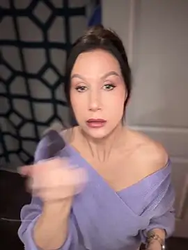 Snapshot of Fiona_Kent_ chatting on December 2024 06:17:02 PM Fiona Kent online show from December 2024 06:17:02 PM