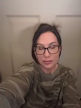 Snapshot of Fiona_Kent_ chatting on December 2024 02:08:02 AM Fiona Kent online show from December 2024 02:08:02 AM