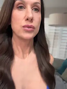 Snapshot of Fiona_Kent_ chatting on March 2025 09:24:02 PM Fiona Kent online show from March 2025 09:24:02 PM