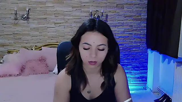 Snapshot of PlayfulElla chatting on December 2024 06:40:01 AM PlayfulElla online show from December 2024 06:40:01 AM
